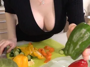 Em nhân viên bênh viện tận tình chăm sóc bệnh nhân có công việc phụ ở “onlyfans”