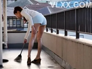 Địt nhau tại lớp học cùng cô giáo vú to lồn rậm