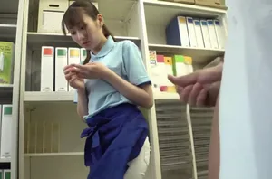 Móc bướm mẹ kế trẻ đẹp hồi xuân