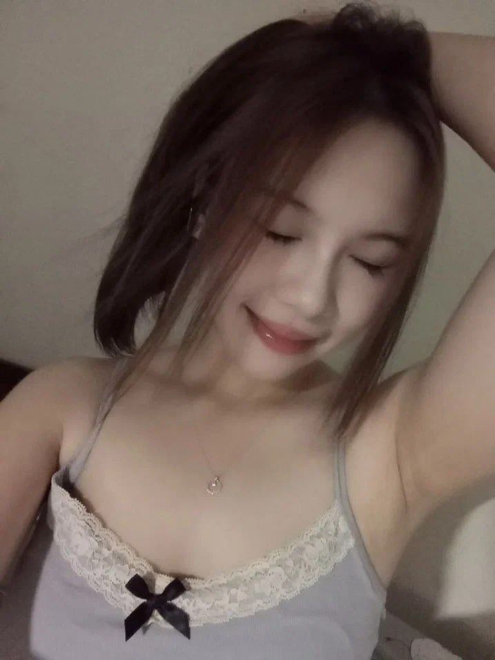 Dirty and promiscuous Japan never fails to deliver the hottest Asian action, peculiarly when a mummy like this luxurious Asian momma gets down and sloppy with her fucktoys and splash all over the place. Sultry Asian mummy in